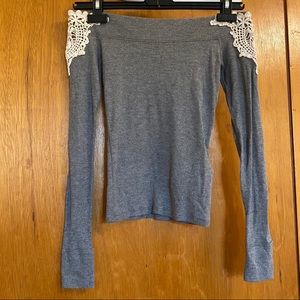 FREE ADD ON/PRICE NEGOTIABLE - Hollister L/S  top